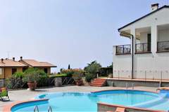 Ferienhaus - Garda Trentacinque - Ferienunterkunft in Lazise (4 Personen)