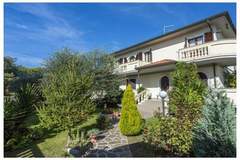 Ferienhaus - Ferienunterkunft in Massa (9 Personen)
