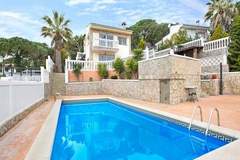 Ferienhaus, Exklusive Unterkunft - Vila - Ferienunterkunft in Lloret de Mar (13 Personen)