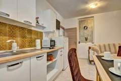 Kajfes A3 - Lovely Studio Apartment with Terrace - Ferienunterkunft in Valbandon (2 Personen)