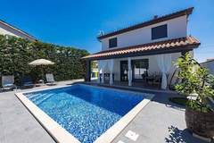 Ferienhaus, Exklusive Unterkunft - Villa Bavaria with Pool, Jacuzzi, Table Tennis - Ferienunterkunft in Galižana (8 Personen)