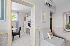 Ferienwohnung - Lady M White - Balcony and Sea View - Ferienunterkunft in Rabac (4 Personen)