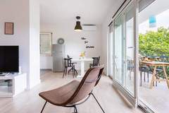 Ferienwohnung - Apartment Black & White (ST) - Comfort Two Bedroom Apartment with Balcony - Ferienunterkunft in Split (4 Personen)