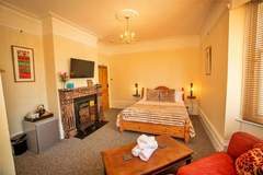 Ferienwohnung - Pittodrie Guest House - Room 2 - Ferienunterkunft in Brighton (2 Personen)