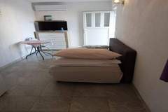 Ferienwohnung - Apartments Zdenka Zatoglav - Studio apartment - Ferienunterkunft in Rogoznica (2 Personen)