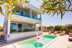 Ferienhaus, Exklusive Unterkunft - Villa with Pool and Sea View in Fazana - Horizont - Ferienunterkunft in Fazana (8 Personen)