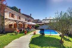 Ferienhaus, Exklusive Unterkunft - Villa Katherine with Pool and Game Room - Ferienunterkunft in Zminj (9 Personen)
