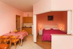 Ferienwohnung - Apartments Villa Dubrovnik- Superior Studio Apartment with Terrace and Sea View - Ferienunterkunft in Cavtat (4 Personen)