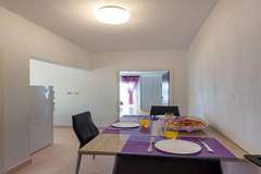 Ferienwohnung - Apartments Nena (ST) - One Bedroom Apartment with Balcony and Sea View (A1) - Ferienunterkunft in Pisak (3 Personen)