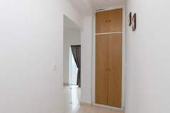 Ferienwohnung - Villa Supetar Garden - Two Bedroom Apartment with Balcony - Ferienunterkunft in Supetar (4 Personen)