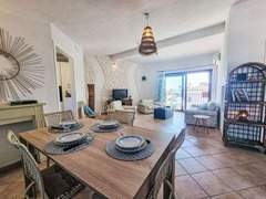 Ferienwohnung - Ferienwohnung Crystal Sea Apartment