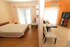 Ferienwohnung - Apartments Trogrlić - Comfort One-Bedroom Apartment with Balcony and Sea View - Ferienunterkunft in Hvar (2 Personen)