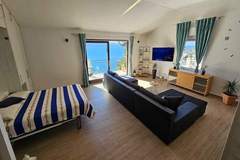 Ferienhaus - Holiday Home Sunrise - Three Bedroom Holiday Home - Ferienunterkunft in Omis (8 Personen)