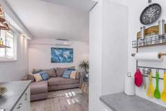Ferienwohnung - Apartment Amor - Two Bedroom Apartment with Terrace - Ferienunterkunft in Pula (4 Personen)