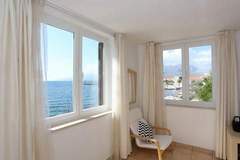 Ferienwohnung - Beachfront Apartments Tamarix - Superior One Bedroom Apartment (Grand) 3 - Ferienunterkunft in Posedarje (4 Personen)