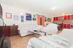 Ferienwohnung - Two Bedroom Apartment - Ferienunterkunft in Rogoznica (5 Personen)