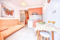 Ferienwohnung - Apartments Gracin - One Bedroom Apartment with Terrace (A1) - Ferienunterkunft in Povlja (3 Personen)