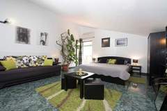 Ferienwohnung - Stylish Lovran Sea View Apartments - Studio Apartment with Balcony and Sea View - Ferienunterkunft in Lovran (2 Personen)
