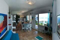 Ferienwohnung - Wonderful Visinisce Apartments with Terrace and Sea Views - Standard Three Bedroom Apartment (Owner 2) - Ferienunterkunft in Vinisce (7 Personen)