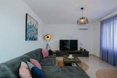 Ferienwohnung - Scenic Sea View Apartment Trogir - Two Bedroom Apartment with Balcony and Sea View - Ferienunterkunft in Trogir (4 Personen)
