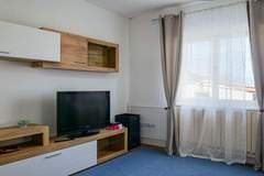 Ferienwohnung - Modern Apartment Near Trogir Beach with Sea View Terrace and Lounge Area - Two Bedroom Apartment - Ferienunterkunft in Trogir (4 Personen)