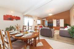 Ferienhaus, Exklusive Unterkunft - Mediterranean Stylish Villa with Pool in Kastel Stari - Six Bedroom Villa with Pool - Ferienunterkunft in Kastel Stari (11 Personen)