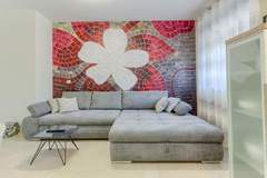 Ferienwohnung - Majestic Kastel Stari Apartment with Terrace - Two Bedroom Apartment with Terrace - Ferienunterkunft in Kastel Stari (4 Personen)