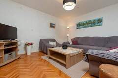 Ferienhaus - Three Bedroom Holiday Home - Ferienunterkunft in Vinisce (8 Personen)