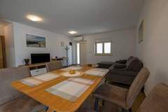 Ferienhaus - Rovinj Countryside Escape Holiday Home - Two Bedroom Holiday Home with Terrace - Ferienunterkunft in Rovinj (5 Personen)