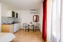 Ferienwohnung - Calm and Stylish Rooms with Balcony - Studio Apartment with Balcony (owner Valsavie1) - Ferienunterkunft in Rovinj (2 Personen)