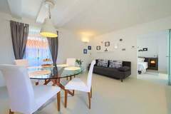 Ferienwohnung - Vibrant and Elegant Downtown Krk Apartments - One Bedroom Apartment (owner 3) - Ferienunterkunft in Krk (4 Personen)