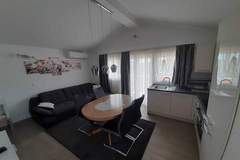 Ferienwohnung - Cozy Apartments with Private Balcony Vinisce - Comfort Two Bedroom Apartment (Owner III) - Ferienunterkunft in Vinisce (5 Personen)
