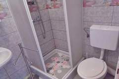 Ferienwohnung - Lovely Apartments Near the Sea - Standard Studio Apartment with Balcony - Ferienunterkunft in Moscenicka Draga (3 Personen)