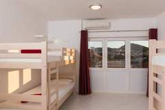 Ferienhaus - Hostel Free Bird  - Bed in Seven Bed Mixed Dormitory Room 1 (A) - Ferienunterkunft in Dubrovnik (2 Personen)