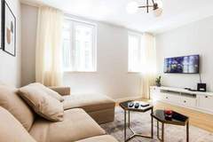 Ferienwohnung - Cultural Haven Central Two Bedroom Apartment in Zadar with City Views - Two Bedroom Apartment - Ferienunterkunft in Zadar (5 Personen)