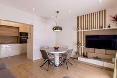 Ferienwohnung - Adriatic Island Sea View Apartments - Three  Bedroom Apartment with Terrace and Sea View (A4) - Ferienunterkunft in Bol (5 Personen)