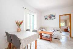 Ferienwohnung - Apartments Azzurro- One Bedroom Apartment with Terrace  ( Azzurro III-gornji) - Ferienunterkunft in Komolac (3 Personen)