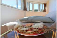 Ferienwohnung - Apartments Juras - Studio Apartment with Balcony and Side Sea View (Tea) - Ferienunterkunft in Rogoznica (2 Personen)