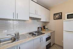 Ferienwohnung - Apartments Nmn - Studio Apartment with Balcony 3 - Ferienunterkunft in Drvenik (2 Personen)