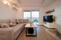 Ferienwohnung - Exclusive Okrug Gornji Apartment with Shared Pool - Two bedroom Apartment with Shared Pool - Ferienunterkunft in Okrug Gornji (5 Personen)