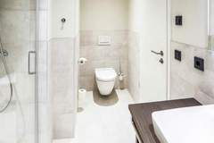 Ferienwohnung - Apartments im MAREMÜRITZ Yachthafen Resort & Spa / Fortuna Suite Müritzblick 2 Personen und 1 Kind 3 - 15 Jahre - Ferienunterkunft in Waren (Müritz) (3 Personen)