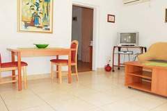 Ferienwohnung - Apartments Antonio - Two Bedroom Apartment with Terrace (Apartment A) - Ferienunterkunft in Orebić (5 Personen)