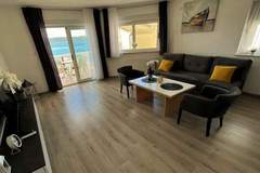 Ferienwohnung - Villa Tomi  - Classic One Bedroom Apartment With Sea View (7) - Ferienunterkunft in Trogir (4 Personen)