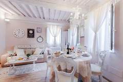 Ferienwohnung - Casa Monique - Ferienunterkunft in Lucca (4 Personen)