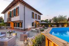 Ferienhaus, Exklusive Unterkunft - Villa Cesare, Convenient and Smart - Ferienunterkunft in Monte San Quirico (8 Personen)