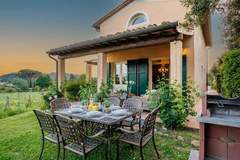 Ferienhaus, Exklusive Unterkunft - Cicale Farmhouse, 3 bedrooms Farmhouse with Pool - Ferienunterkunft in Monte San Quirico (6 Personen)