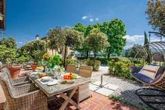 Ferienwohnung - Elisa Farmhouse Apartment in Wine Resort - Ferienunterkunft in Monte San Quirico (4 Personen)