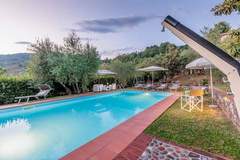 Ferienhaus, Exklusive Unterkunft - Villa Dondolino - Ferienunterkunft in Lucca (8 Personen)