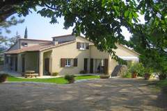 Ferienhaus - LA LUBERONNE - Ferienunterkunft in Céreste (6 Personen)