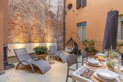 Ferienwohnung - Cortile Moderno Apartment - Ferienunterkunft in Lucca (4 Personen)